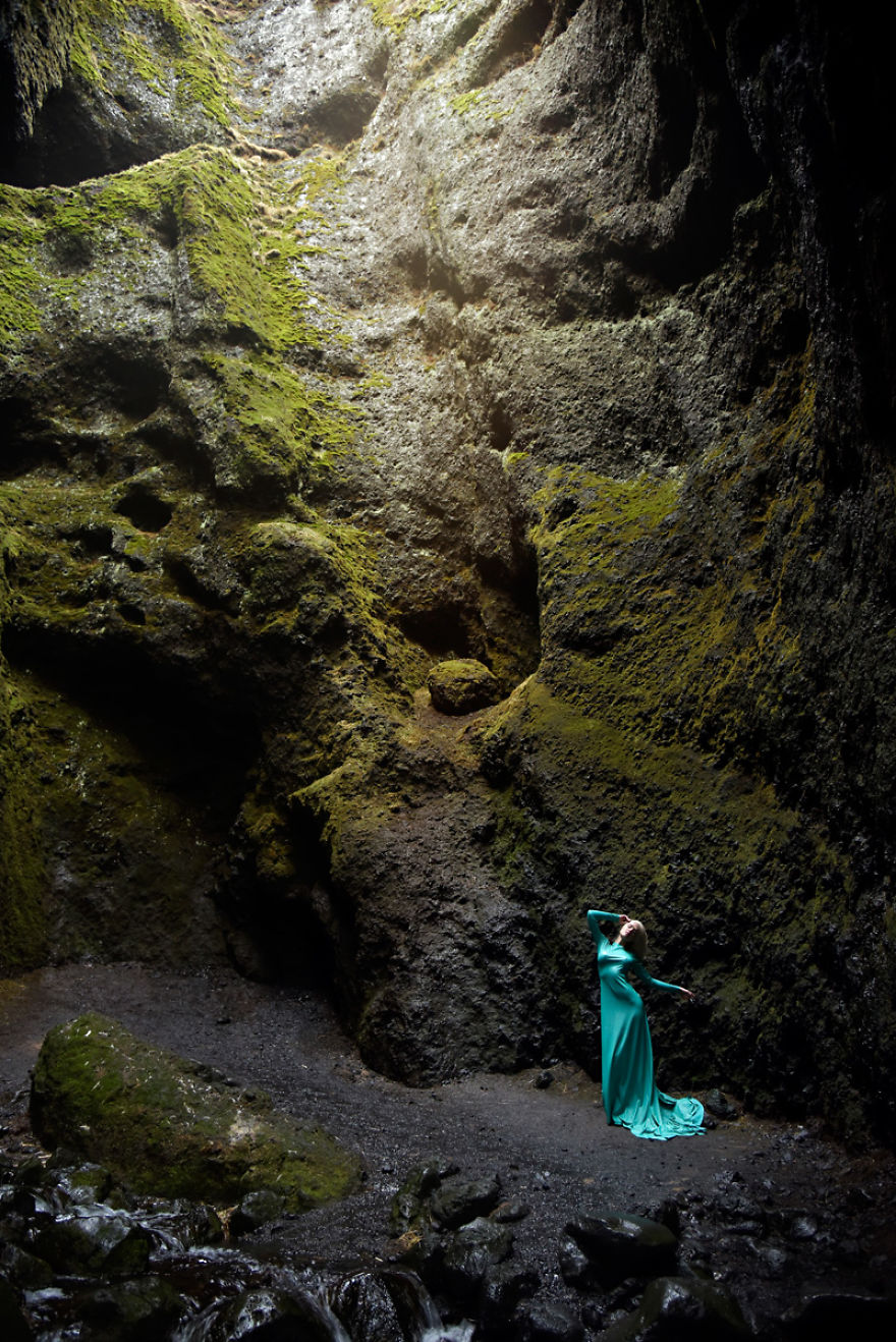 Photographer Captures Dramatic Figures On An Icelandic Landscape Photographer Captures Dramatic Figures On An Icelandic Landscape