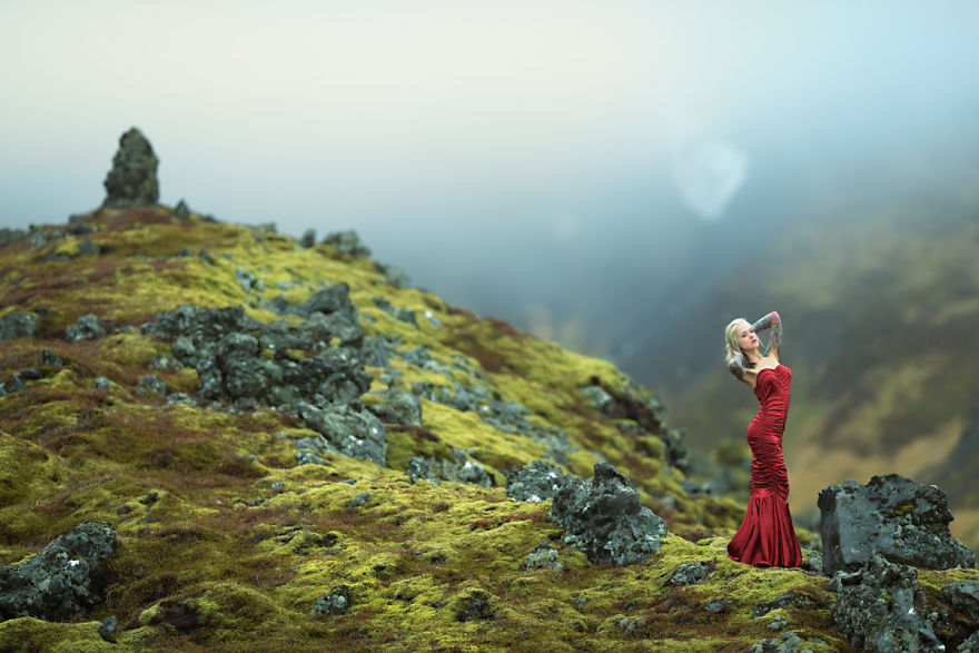 Photographer Captures Dramatic Figures On An Icelandic Landscape Photographer Captures Dramatic Figures On An Icelandic Landscape