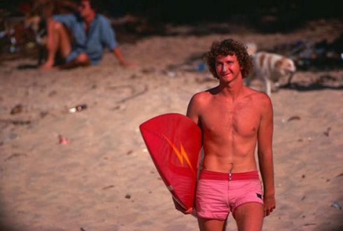 1970s Pics Of Men's Shorts Show A Forgotten Fashion Trend That Made Men Cool