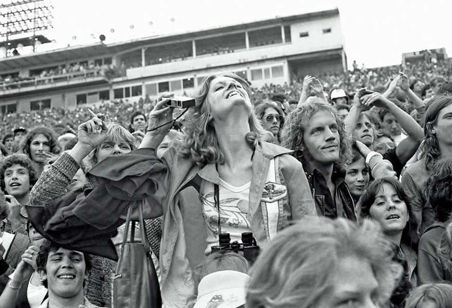 Nostalgic Portraits Of 1970s Rebel Youth Captured By High-school Teacher