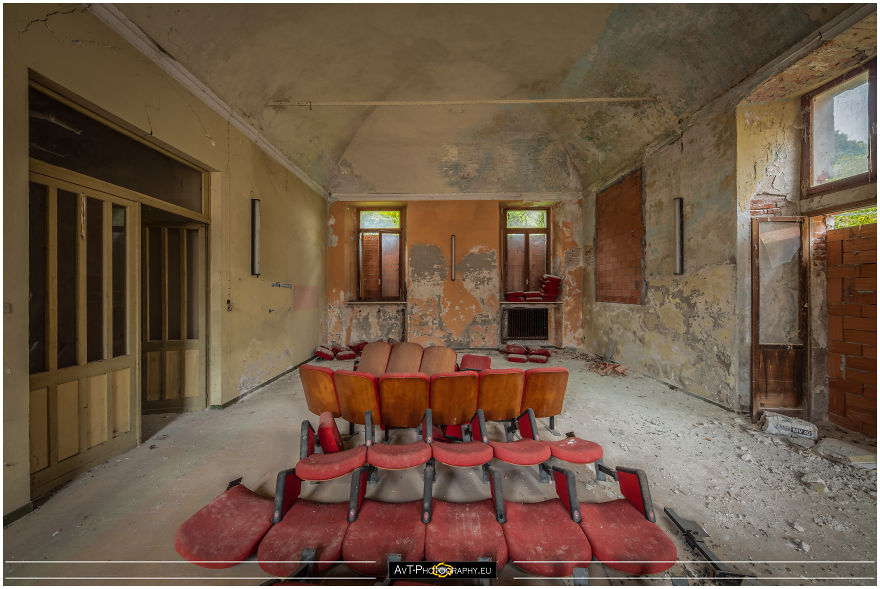 Chairs In Sleeping Mode