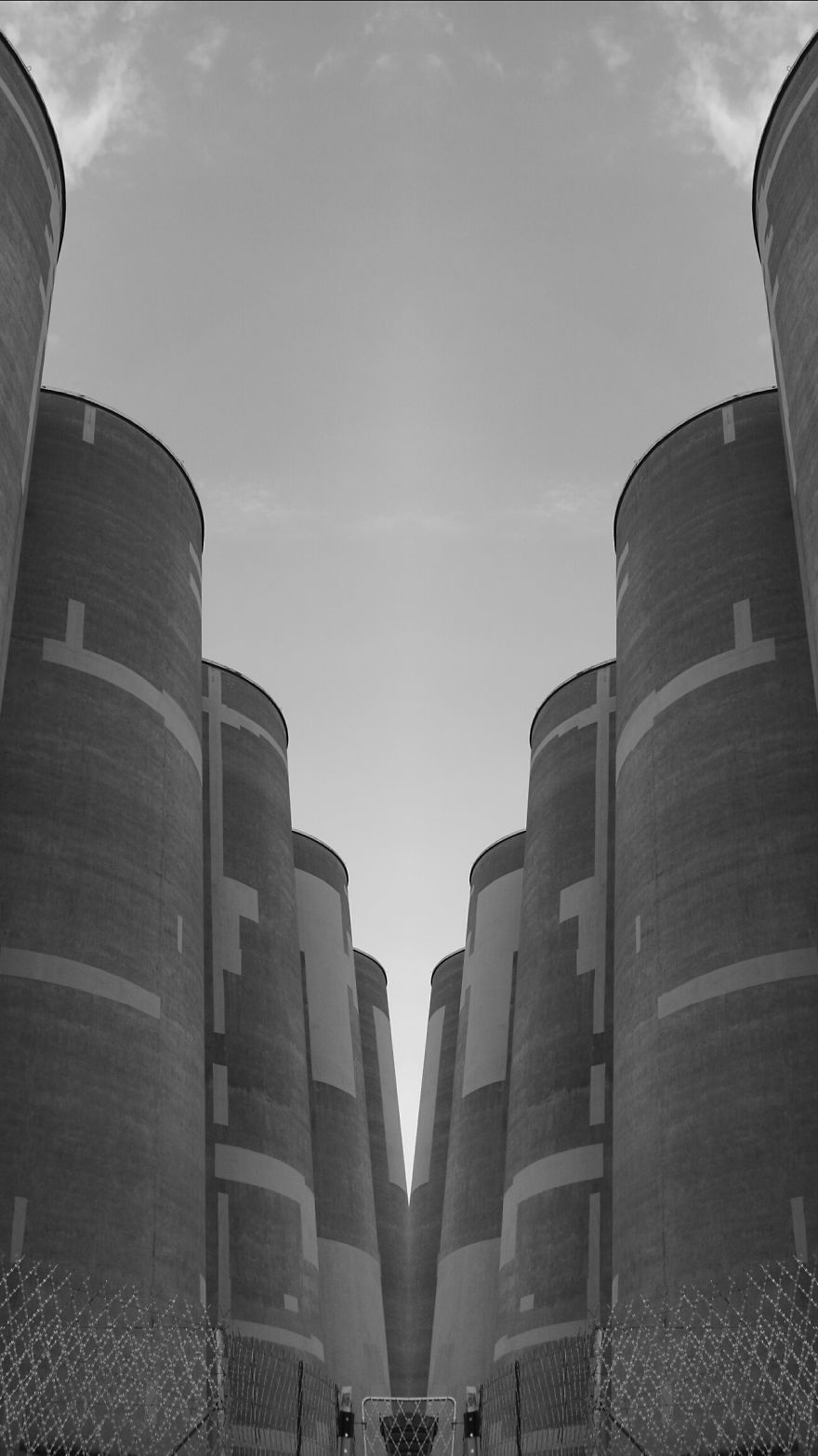 I Travel Across South Africa For Business And Enjoy Shooting And Editing Surreal-Symmetric Cell-Phonography