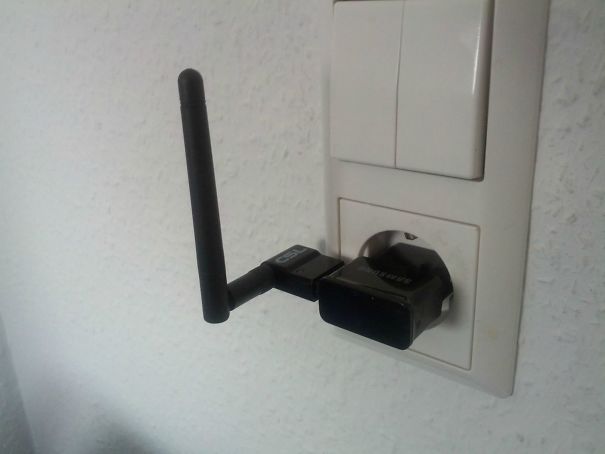 Mom To Me, The New WiFi Adapter Doesn't Work, Get This Photo From Her