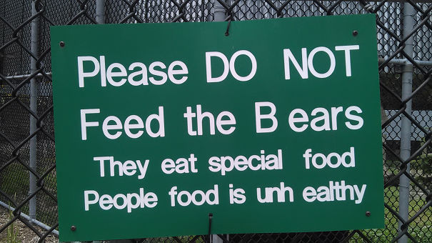 Funny Zoo Sign