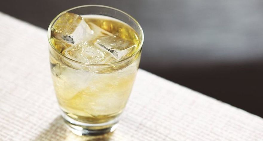 Best Summer Cocktails: 16 Easy Drinks You Can Make This Season Best Summer Cocktails: 16 Easy Drinks You Can Make This Season