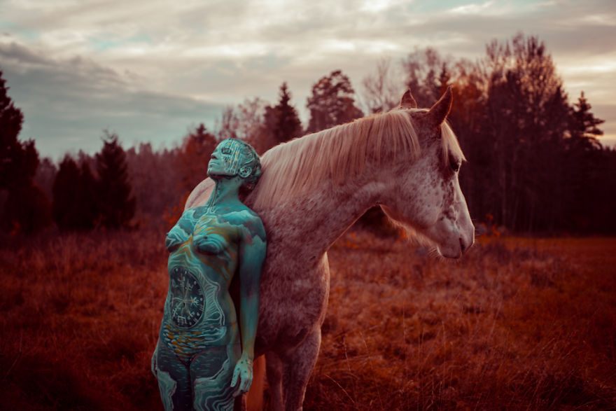 Bodypainting That Speaks About Human And Nature Relationship By Artist Vilija Vitkute