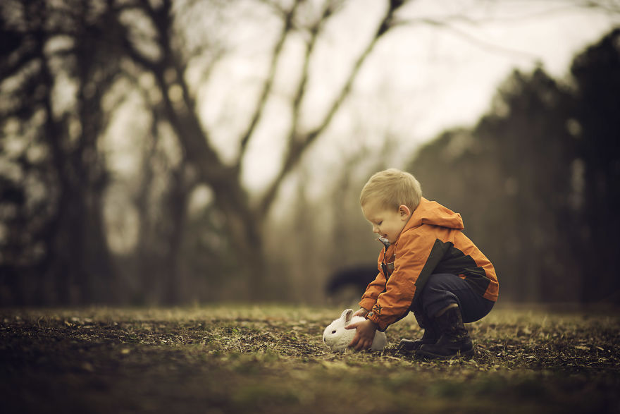What's Better Then Photos Of Cute Kids? Cute Kids With Animals! 20 Photos Of Cute Kids With Animals!