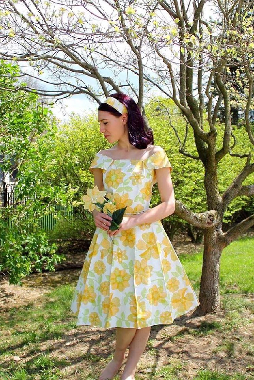 I Turned My Grandma's Kitchen Wallpaper Into A Spring Dress To Preserve Priceless Childhood Memories I Turned My Grandma's Kitchen Wallpaper Into A Spring Dress To Preserve Priceless Childhood Memories