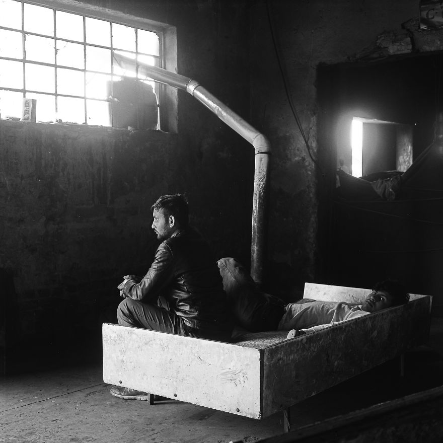 I Spend Two Months In Europe Photographing The Last Illegal Refugee Camp