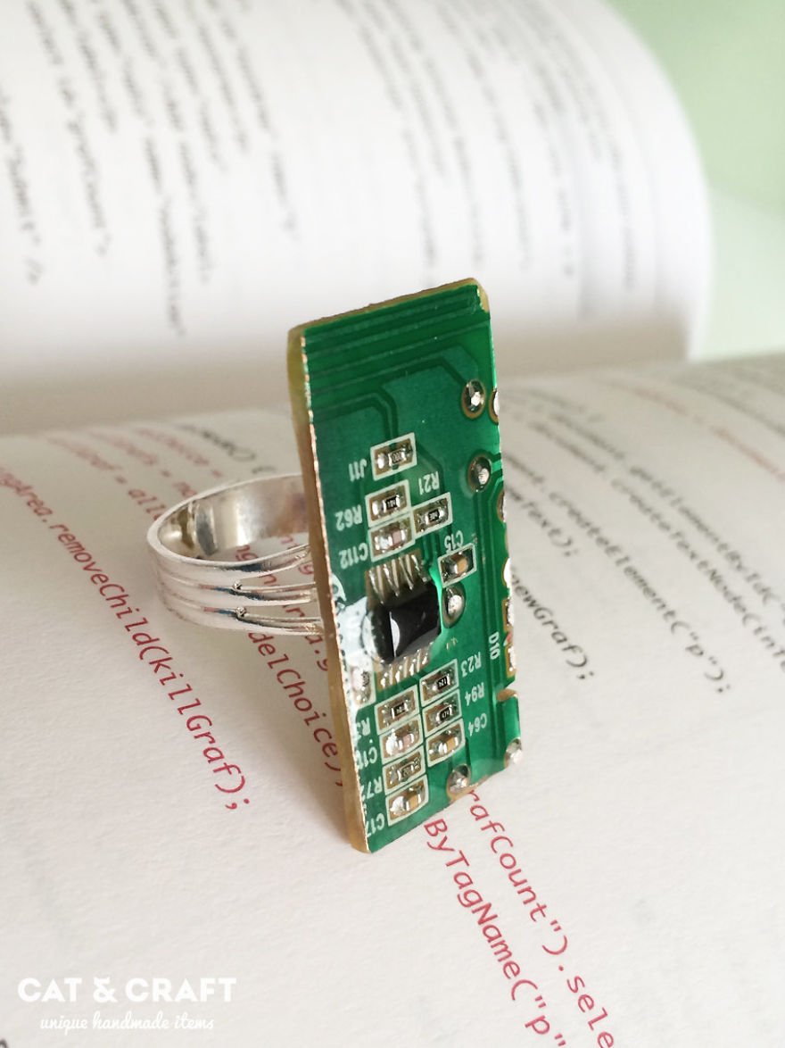 I Make Unique Geeky Jewelry Out Of Recycled Computers (10 Pics)