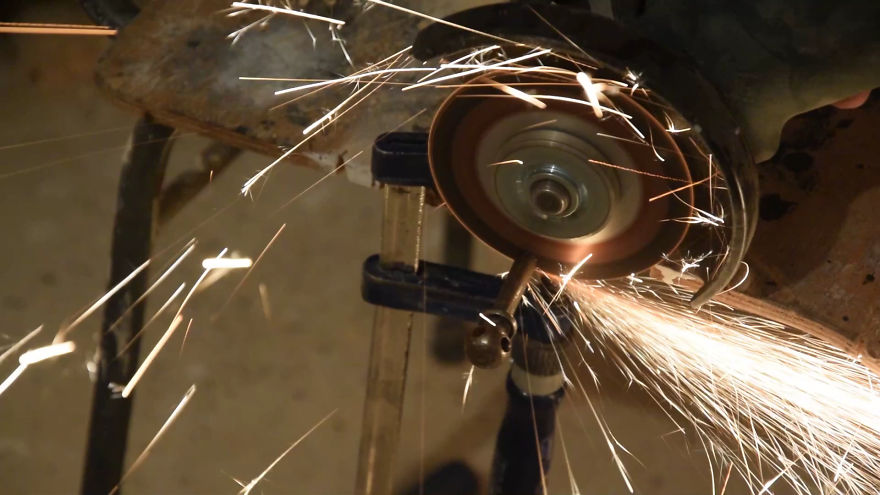 I Made An Oaken Picnic Table With Wine Holders