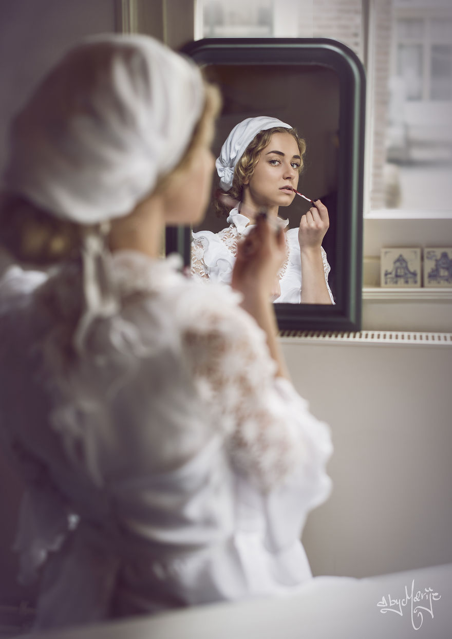 Old Style, New Vibe: I Created Old Fashioned Photos And Added Modern Elements