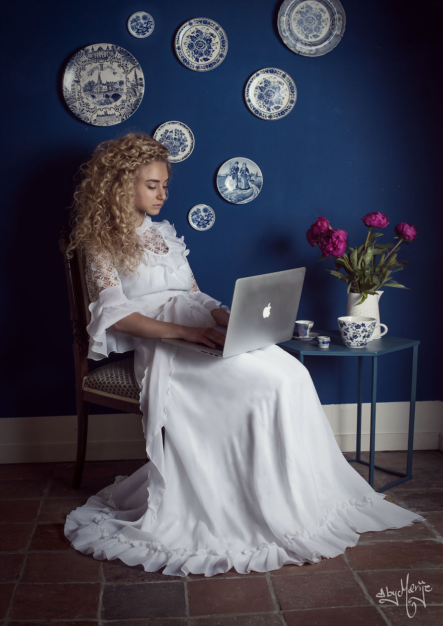 Old Style, New Vibe: I Created Old Fashioned Photos And Added Modern Elements