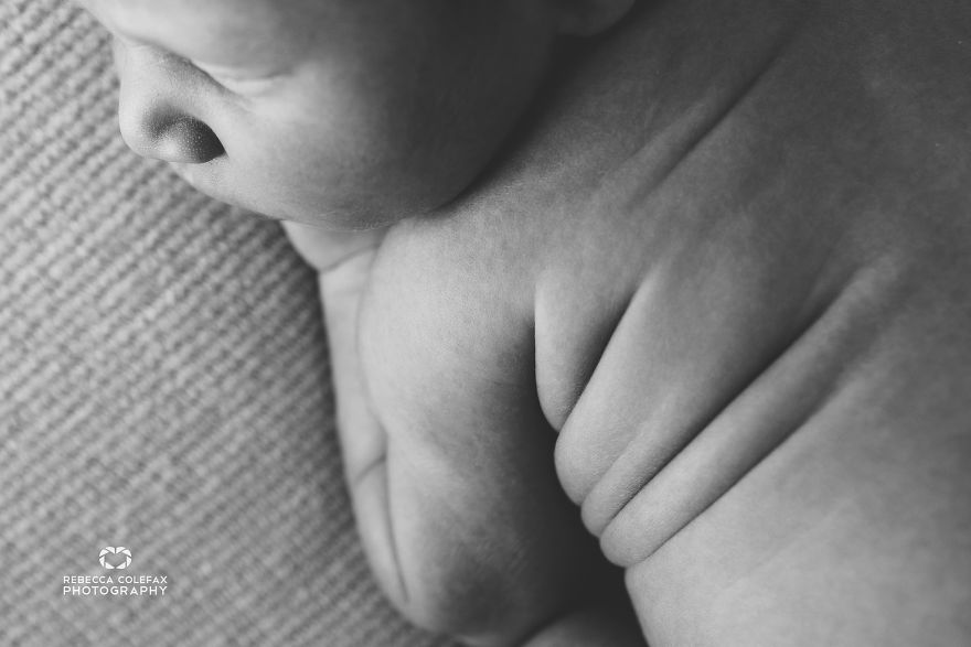 Photographer Takes Pictures Of Babies As Never Seen Before