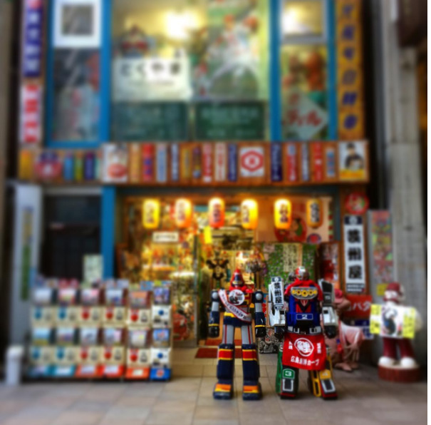 I Explore Japan's Quirky Neighbourhoods With A Bicycle And A Camera