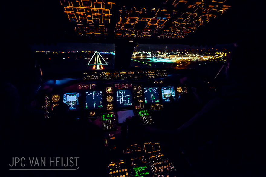 747 Pilot Takes Stunning Photos From His Cockpit, And His Pics Will Make You Want To Become A Pilot