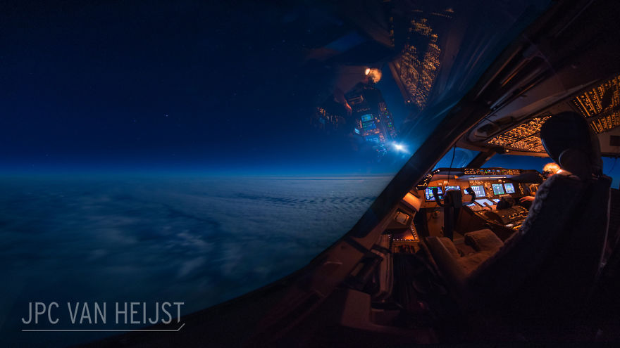 747 Pilot Takes Stunning Photos From His Cockpit, And His Pics Will Make You Want To Become A Pilot
