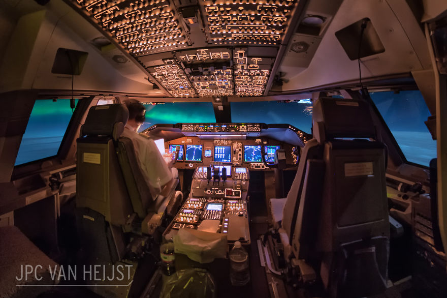 747 Pilot Takes Stunning Photos From His Cockpit, And His Pics Will Make You Want To Become A Pilot