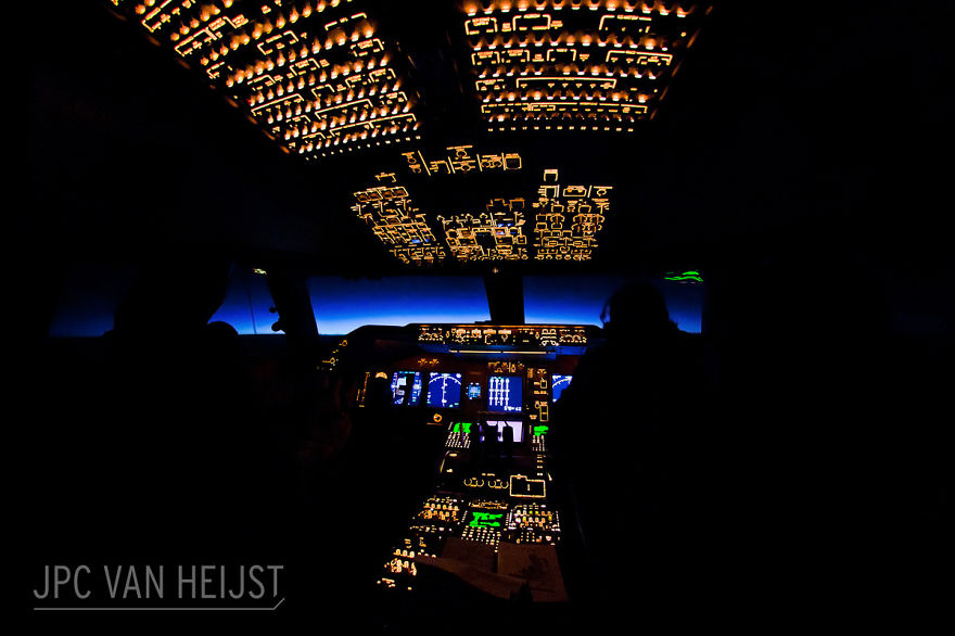 747 Pilot Takes Stunning Photos From His Cockpit, And His Pics Will Make You Want To Become A Pilot