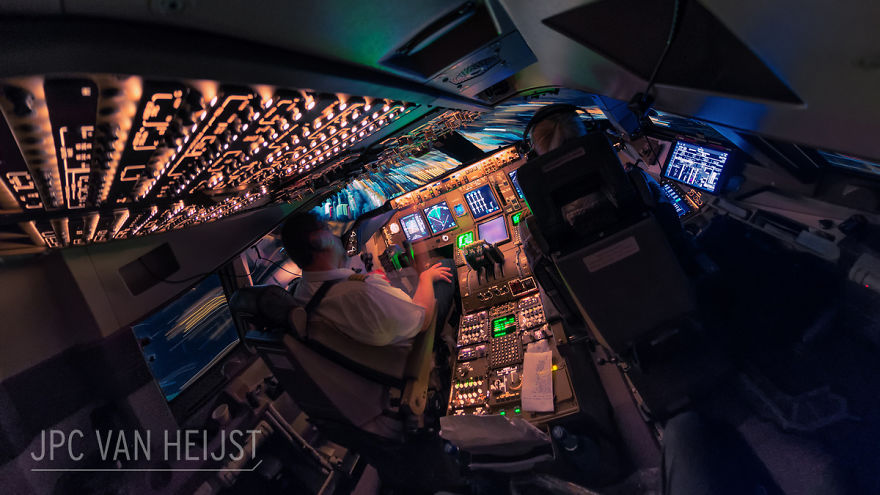 747 Pilot Takes Stunning Photos From His Cockpit, And His Pics Will Make You Want To Become A Pilot