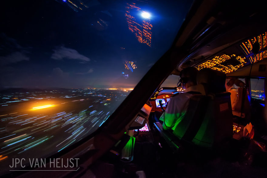 747 Pilot Takes Stunning Photos From His Cockpit, And His Pics Will Make You Want To Become A Pilot