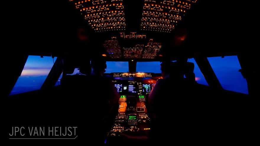 747 Pilot Takes Stunning Photos From His Cockpit, And His Pics Will Make You Want To Become A Pilot