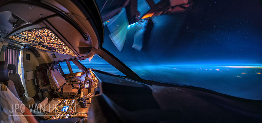 747 Pilot Takes Stunning Photos From His Cockpit, And His Pics Will Make You Want To Become A Pilot