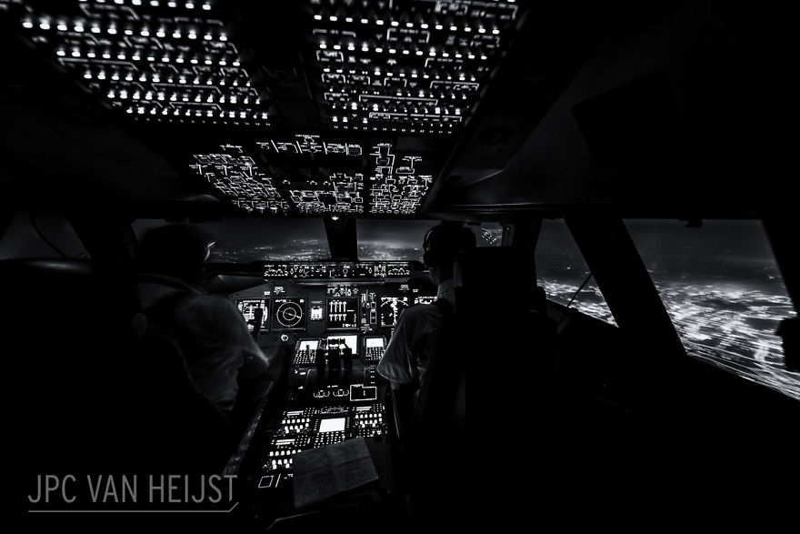 747 Pilot Takes Stunning Photos From His Cockpit, And His Pics Will Make You Want To Become A Pilot