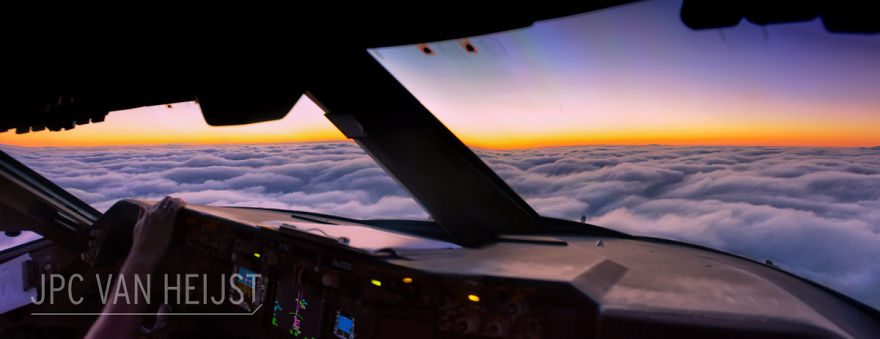 747 Pilot Takes Stunning Photos From His Cockpit, And His Pics Will Make You Want To Become A Pilot