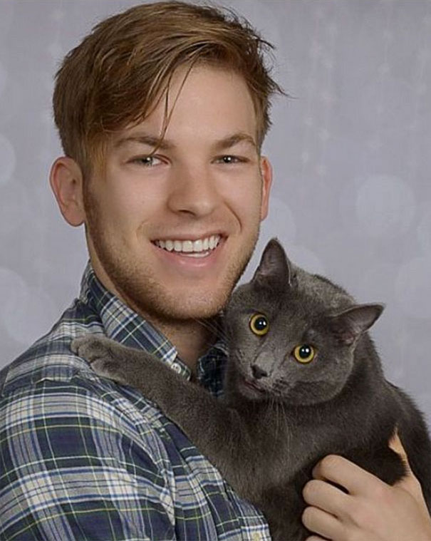 Guy Gets Professional Pictures With His Cat, And They End Up Looking Like Engagement Photos Guy Gets Professional Pictures With His Cat, And They End Up Looking Like Engagement Photos