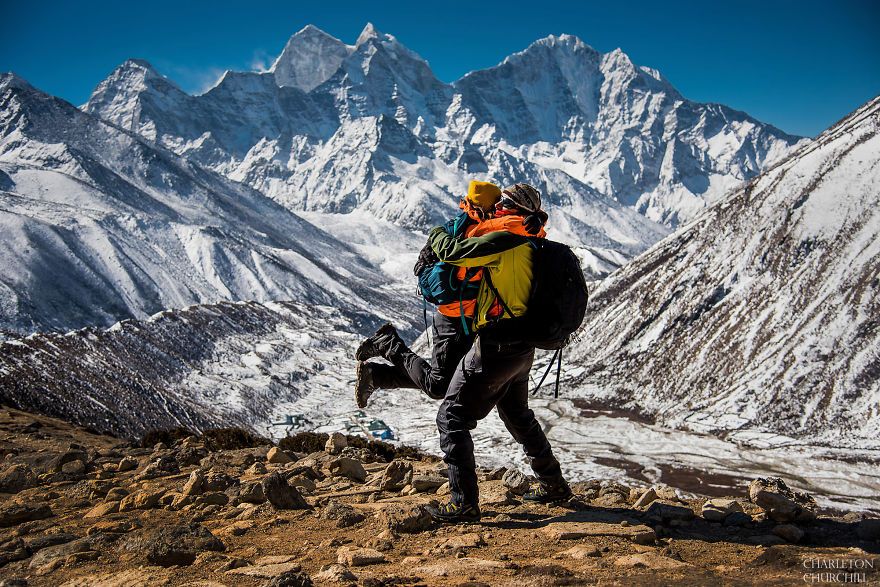 Couple Gets Married On Mount Everest After Trekking For 3 Weeks, And Their Wedding Photos Are Epic Couple Gets Married On Mount Everest After Trekking For 3 Weeks, And Their Wedding Photos Are Epic