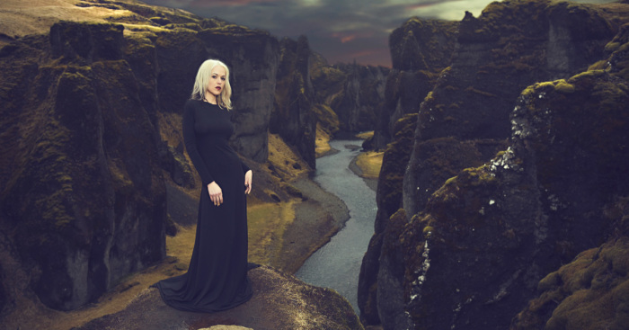 Photographer Captures Dramatic Figures On An Icelandic Landscape