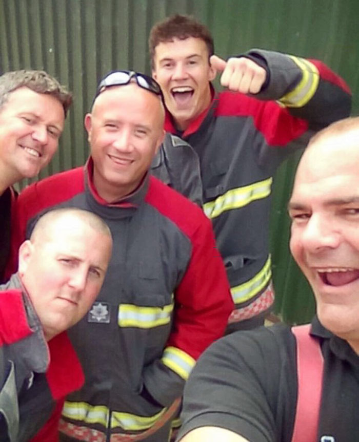 Toddler Can't Stop Laughing After Locking Himself In Car While 5 Firefighters Try To Rescue Him Toddler Can't Stop Laughing After Locking Himself In Car While 5 Firefighters Try To Rescue Him