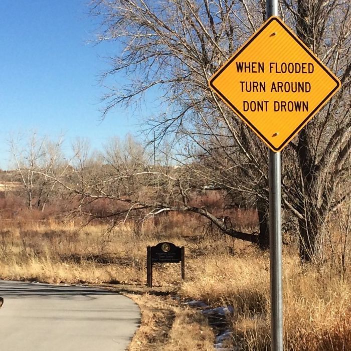 Funny-captain-obvious-signs