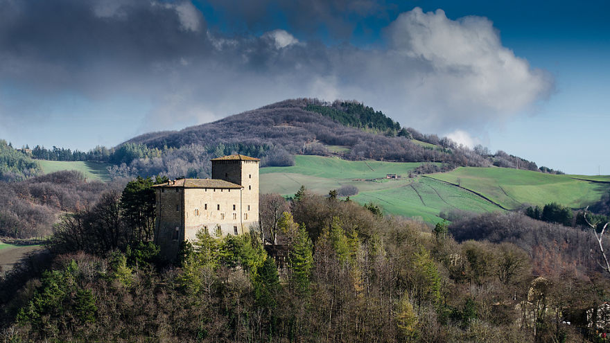 Italy Is Giving Away Old Castles For Free, And Here's How You Can Get One Italy Is Giving Away Old Castles For Free, And Here's How You Can Get One