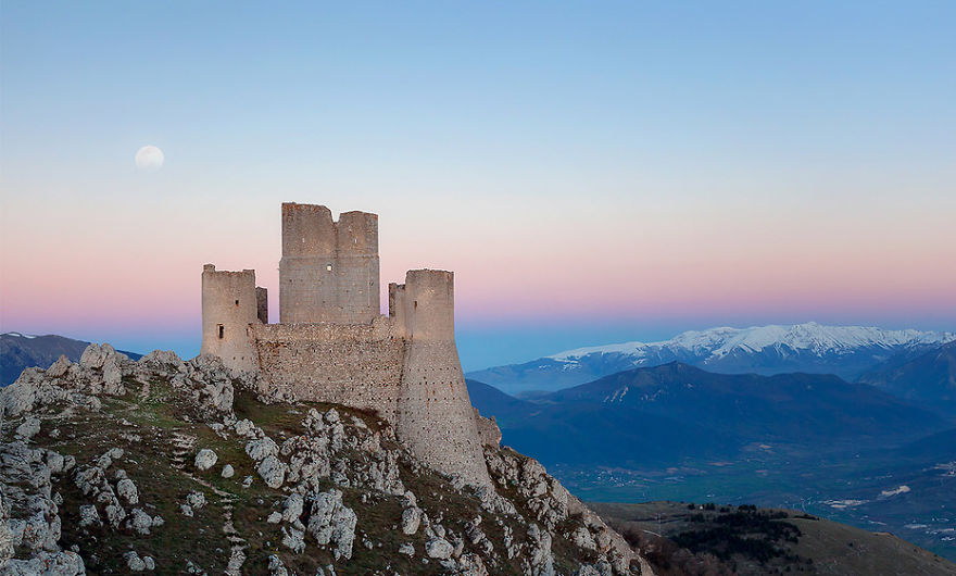 Italy Is Giving Away Old Castles For Free, And Here's How You Can Get One Italy Is Giving Away Old Castles For Free, And Here's How You Can Get One