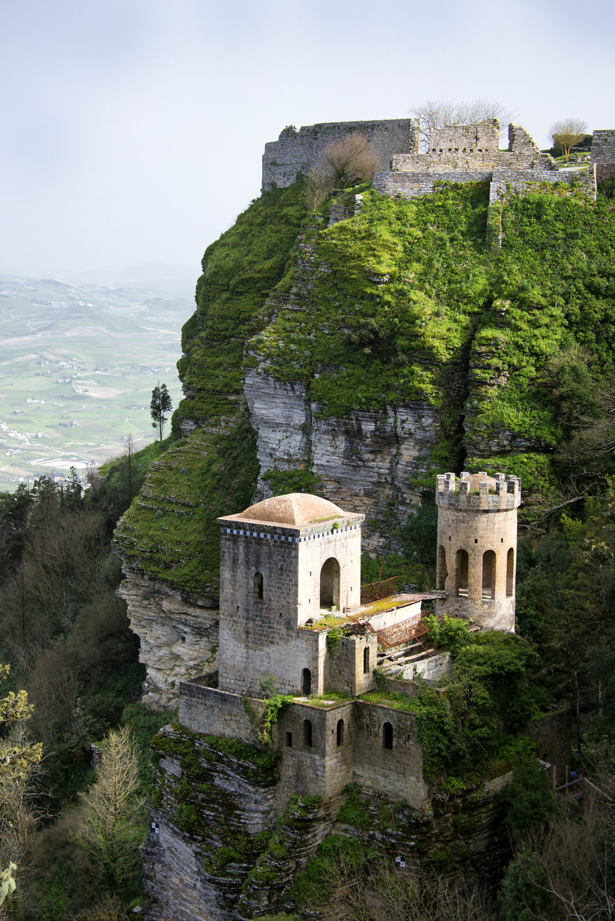 Italy Is Giving Away Old Castles For Free, And Here's How You Can Get One Italy Is Giving Away Old Castles For Free, And Here's How You Can Get One