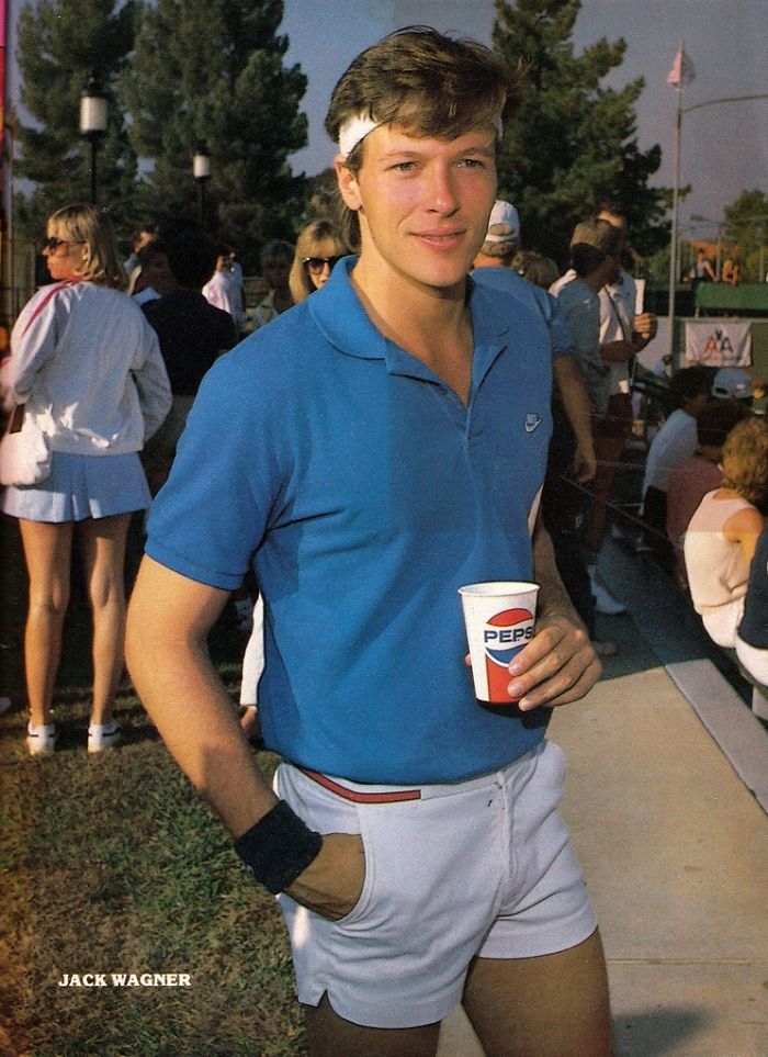 1970s Pics Of Men's Shorts Show A Forgotten Fashion Trend That Made Men Cool