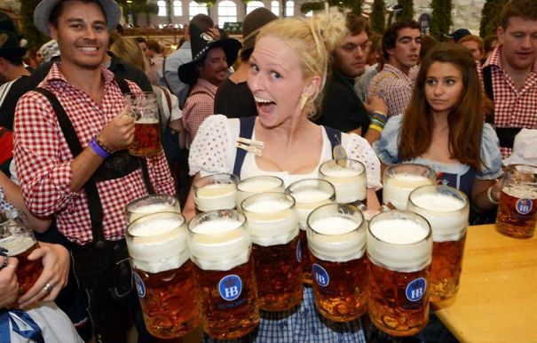 oktoberfest-waitress-1.jpg
