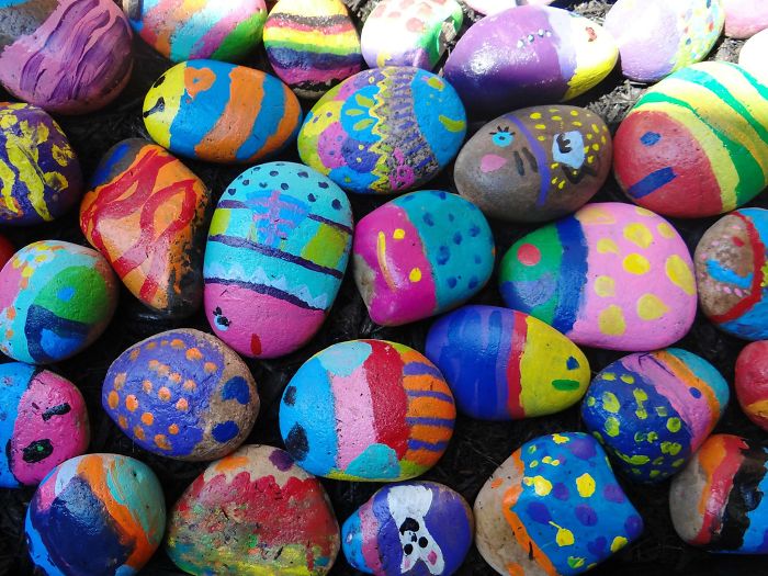 Every Student From This Elementary School Had To Paint One Rock In His Own Style, And Here's The Result Every Student From This Elementary School Had To Paint One Rock In His Own Style, And Here's The Result