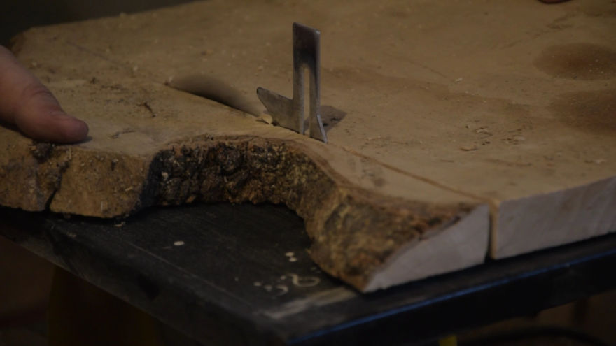 I Made An Oaken Picnic Table With Wine Holders