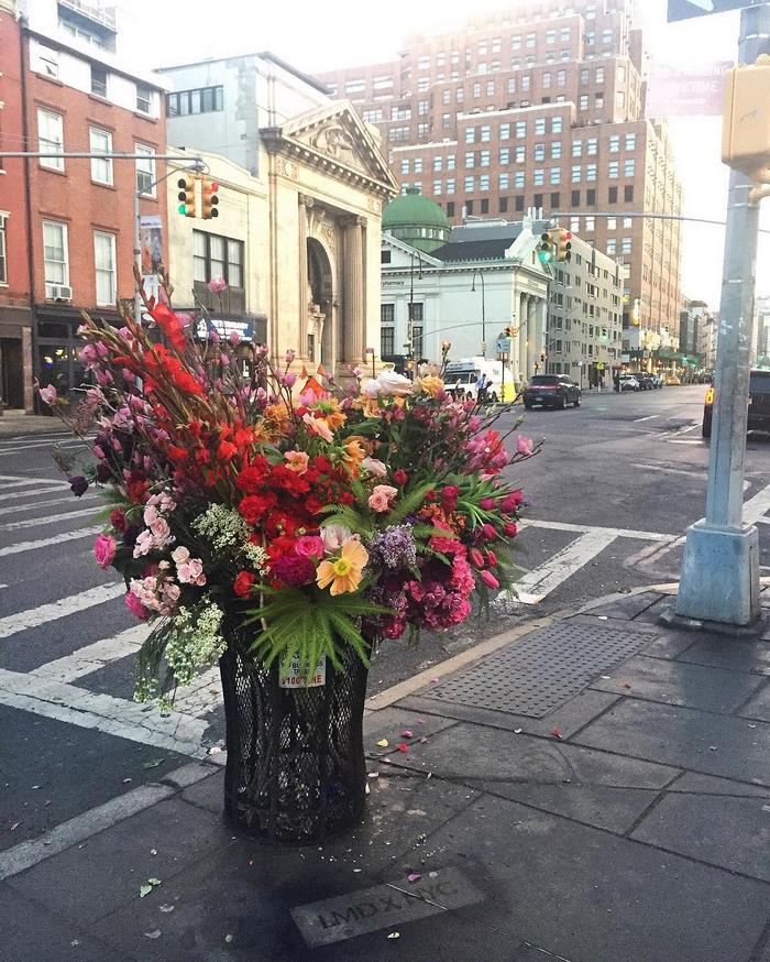 trash-cans-flowers-new-york-lewis-miller-6 trash-cans-flowers-new-york-lewis-miller-6