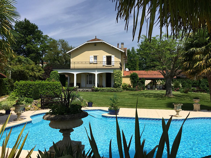 trusted-housesitters-site-travel-world-take-care-pets-8 trusted-housesitters-site-travel-world-take-care-pets-8