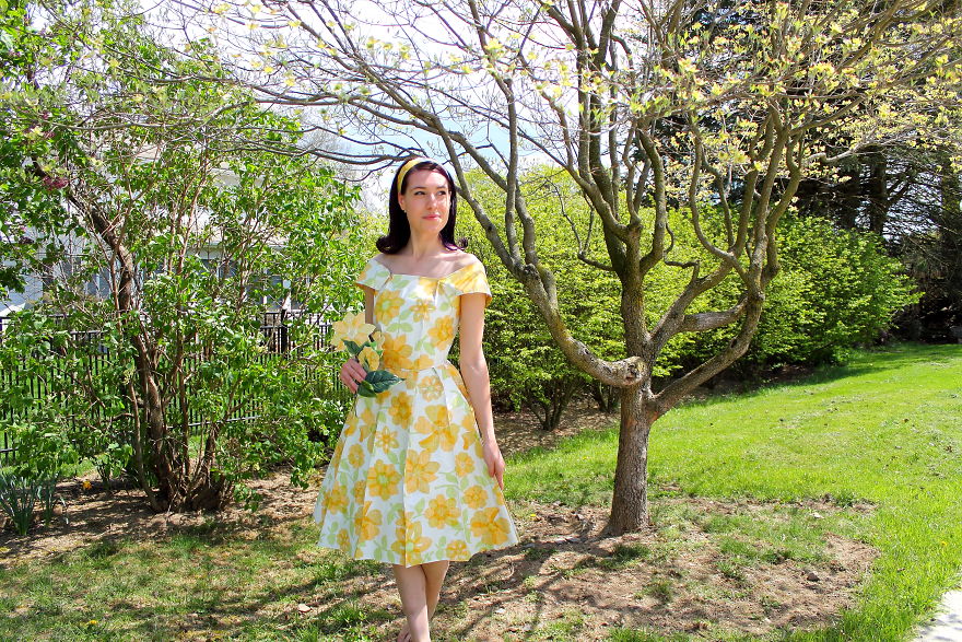 I Turned My Grandma's Kitchen Wallpaper Into A Spring Dress To Preserve Priceless Childhood Memories I Turned My Grandma's Kitchen Wallpaper Into A Spring Dress To Preserve Priceless Childhood Memories