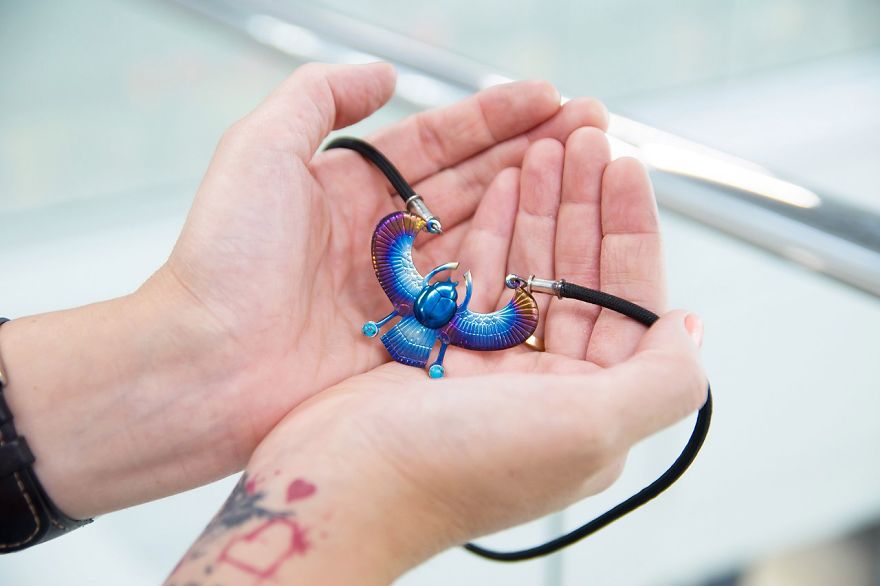 Russian Studio "Art Queen" Makes A Very Interesting Jewelry Of Titanium. Russian Studio "Art Queen" Makes A Very Interesting Jewelry Of Titanium.