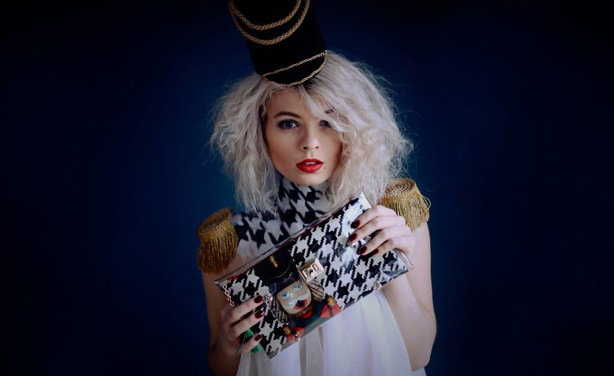 I Match My Makeup With Colorful Handbags I Match My Makeup With Colorful Handbags