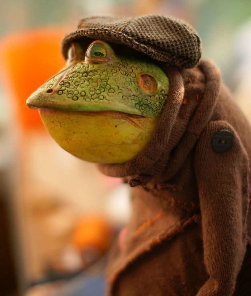 These Fab Papier-Mache Frogs Would Fairy-Tale Any Room These Fab Papier-Mache Frogs Would Fairy-Tale Any Room