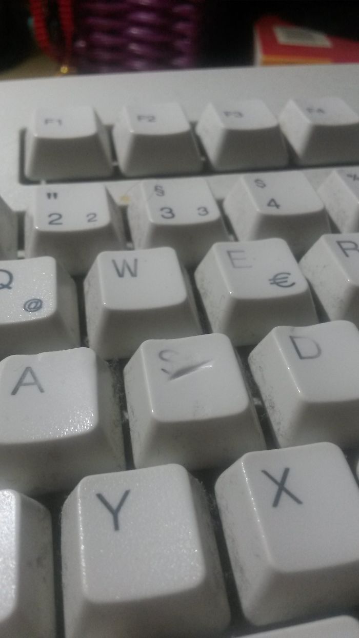 Many Years Of Gaming With Long Fingernails ... And Apparently A Lot Of Back-peddling.