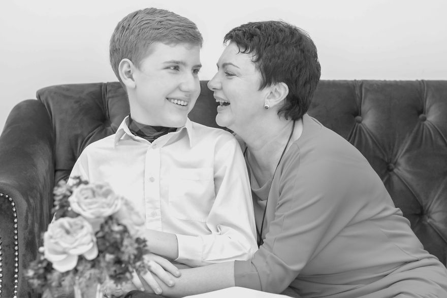I Took Photos Of Moms And Their Children With Special Needs To Show Their Love To Each Other