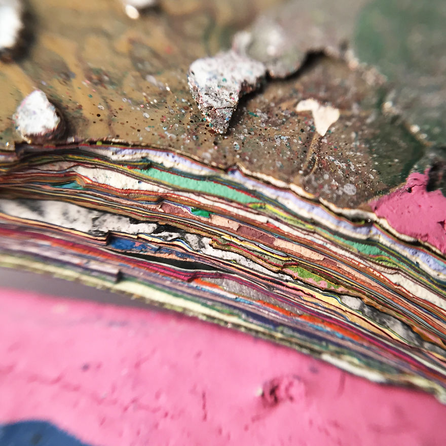 Someone Peeled Off 30 Years Of Graffiti, And Here's What They Found Underneath Someone Peeled Off 30 Years Of Graffiti, And Here's What They Found Underneath